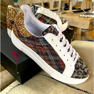 brand NEW in box CRYSTALs glitter Betsey Johnson platform size 6.5 - 7 BLING!